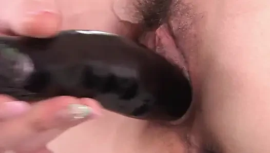 Asiatische heiße muschis szene-3 vollbusiges japanisches mädchen masturbiert mit einer gurke und bekommt creampie