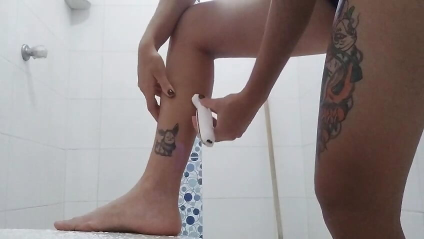 I'm shaving, come with me, daddy