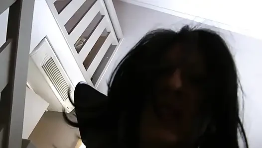 Tante seksi rambut cokelat dientot sama dua kontol besar pria kulit hitam