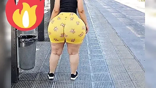 Big ass waiting for the bus in Argentina