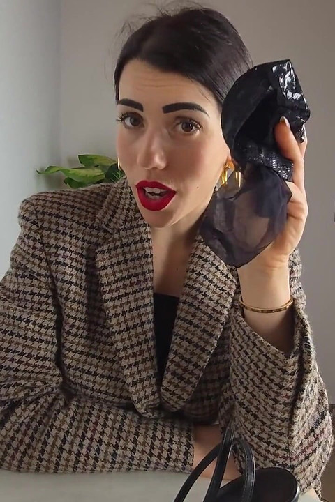 Naughty Diva Seduces a Stud Before Rubbing Her Yellowish Soles on His Face