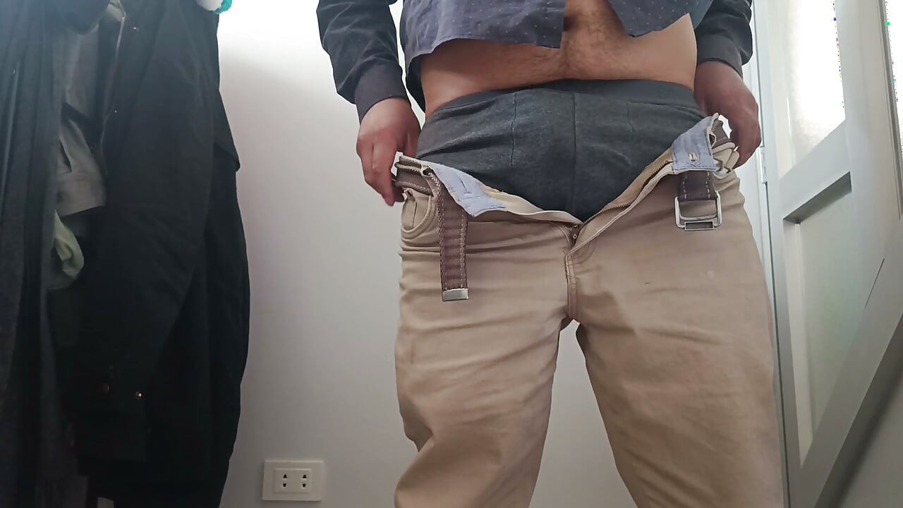 Masturbandome con la tanga de mi mujer