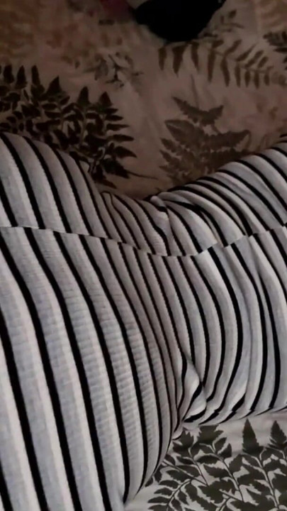 Birkaç xxx porno hayranı ilk kez prezervatifsiz seks yaparken kendilerini kaydediyor | Klip 2