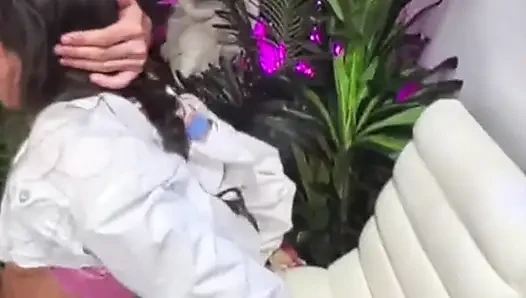 Sasha Tatcha'nın amcığı sikiliyor ve altın duş alıyor!