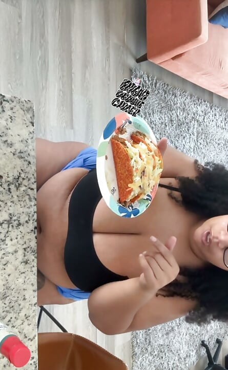 БольшиеDebbiecakez Mukbang