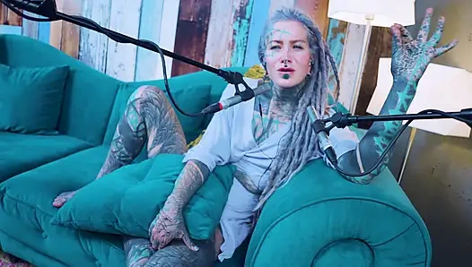 Я говорю о H - счастье - подкаст ASMR, SFW говорит готессу, худенькая девушка дред, татуированная модель татуированная девушка