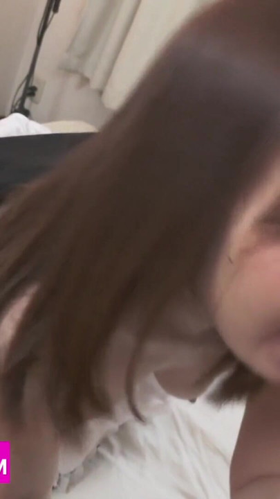 Petite Sød Japansk Stuepige Dobbelt Penetreret af Japansk Mester & Hvid Gæst - Dobbelt Creampie Finish | Klip 2