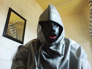 Eu jameschris brincando com meu terno químico e máscaras