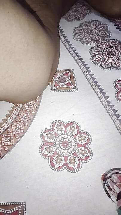 Mujhe mota lund chahiye koi hai jo mujhe kala or lumba