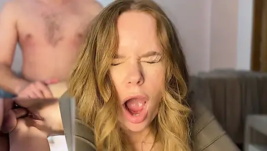 Трахаю мою сводную сестру крупным планом