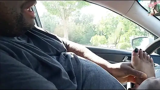 Mz Jersey doğum günü pastası olarak etli boyutunu 8.5 feet vererek doğum günümü kutluyorum