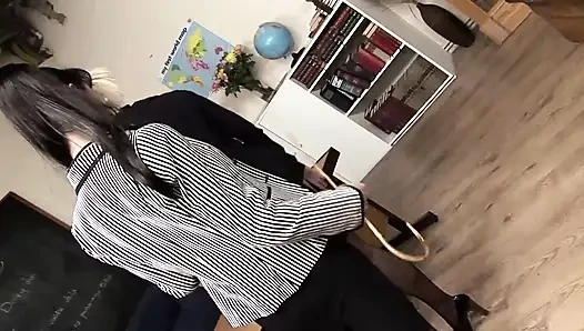 Lezbiyenler amcık yalıyor dildo parmaklıyor