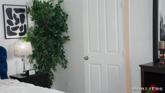 Brazzers - knackarsch ivy Lebelle & kendra Sunderland teilen sich in heißem dreier