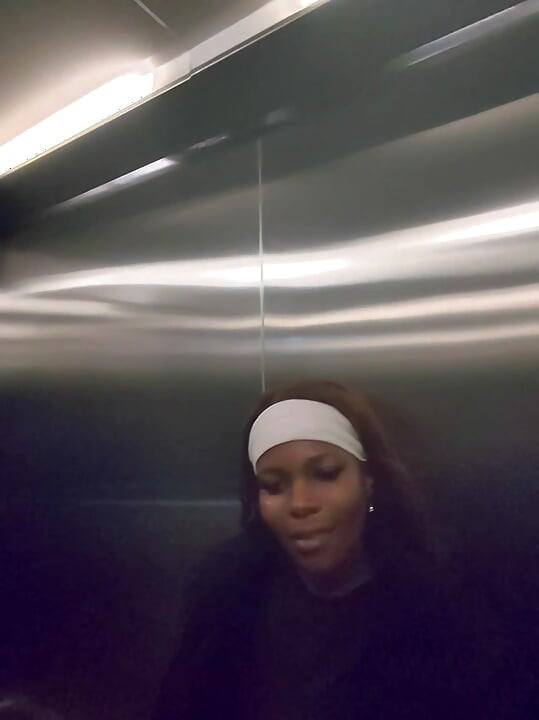 From Strangers To Blowjob In 60 Seconds Risky Hotel Elevator Fun