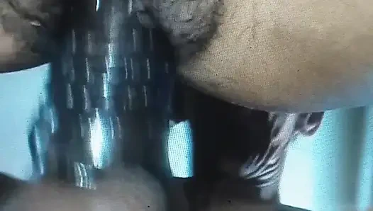 Мокрая киска вздыхает большую дырку