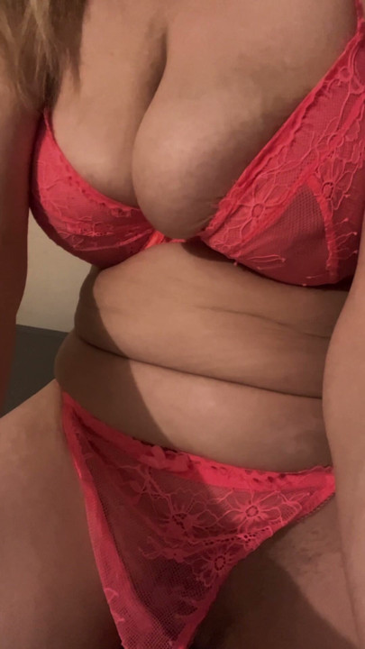 Rubbing my juicy pussy on top of the washing machine Hoping I don’t get caught