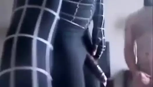 Irklararası genç siyah üst sikikleri baba beyaz alt