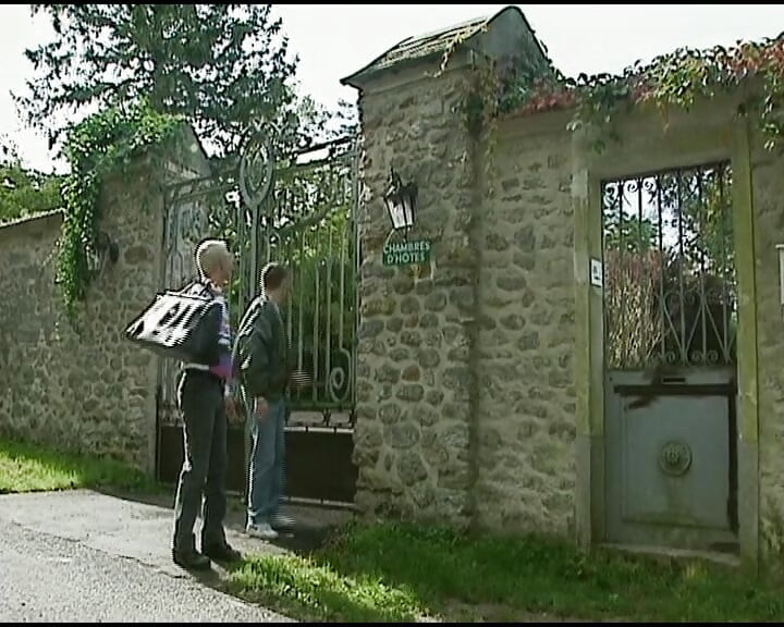 Frumoase păpuși germane au parte de ejaculări faciale după un futai sexy cu penetrare dublă