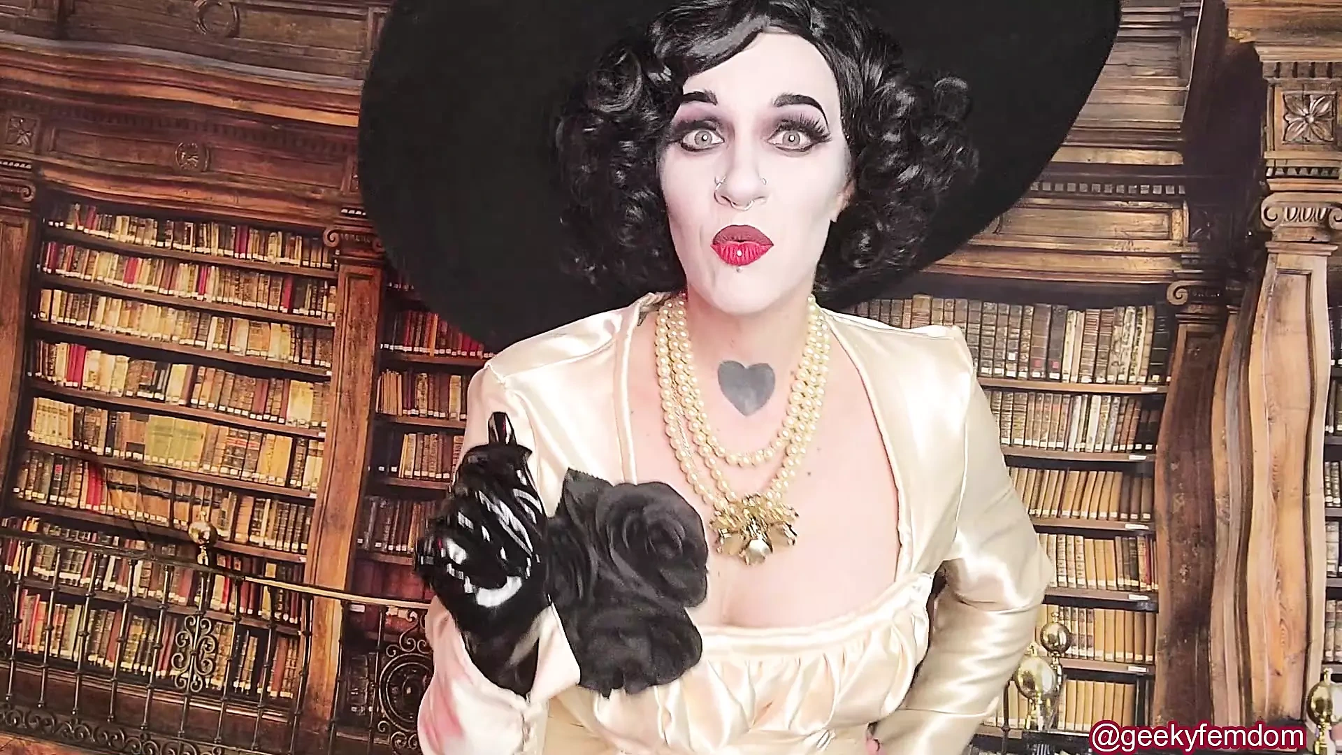 Lady Dimitrescu World Wide JOI