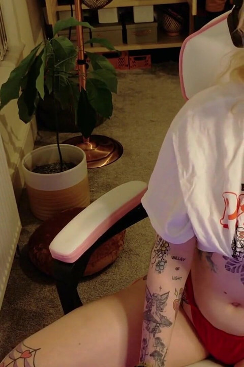 Cute Gamer Girl Loses a Bet and Ends up Moaning - Bet-loss Fantasy