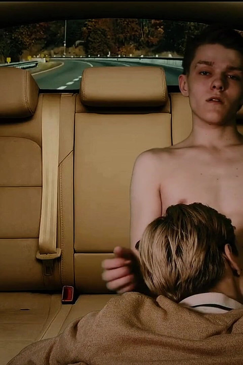 Hunk fucked in anal in the back seat of a car