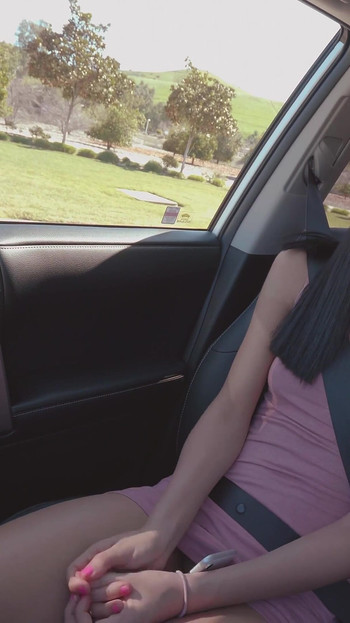 Crna tinejdžerka novopridošlica Jada Doll debitira