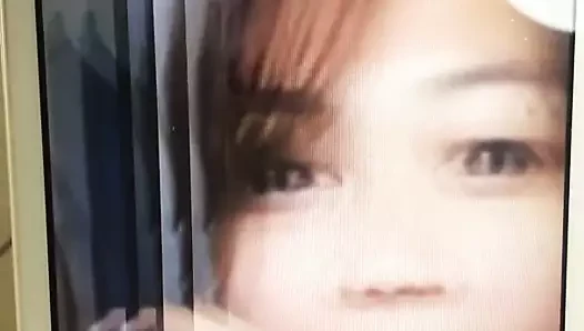 Sigara içen Asyalı sürtüğün anısına