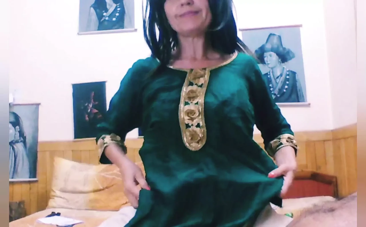 THIS MILF SUCKS MY COCK A LOT