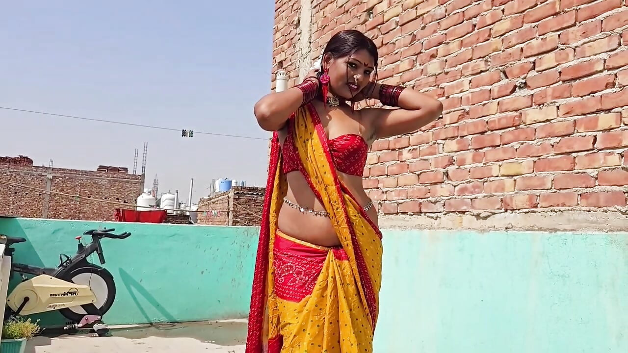 Indian desi village girlfriend meet alone for sex, Desi Girlfriend tight pussy sex video, xxx video