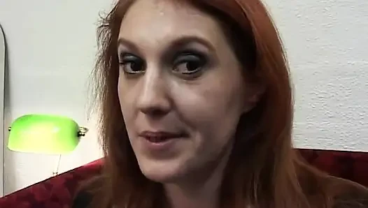 Carina pertama kali dengan pria lain