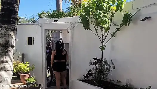 Jaguar'ın arkadaşı benim spor salonuna gitmemi bekliyor ve poposunu ve vajinasını kocama verdi