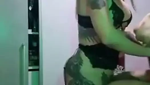 Brezilyalı transeksüel sikme ona adam