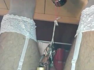 2017-08-25 Clamp with weight on sack swinging 2.mp4