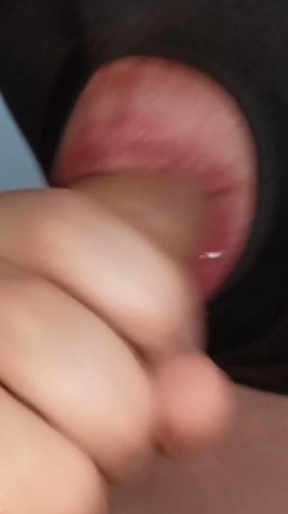 Călătorie directă și dură în gât cu o pula mare până la o fântână de spermă! | Clip 1