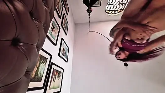 Cewek semok latina rambut merah lagi asik nyepong kontol dan dientot gaya doggy habis-habisan - pov