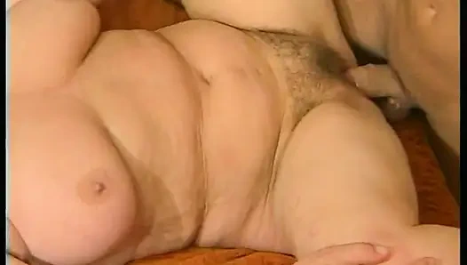 Edepsiz nine yatakta sikiliyor