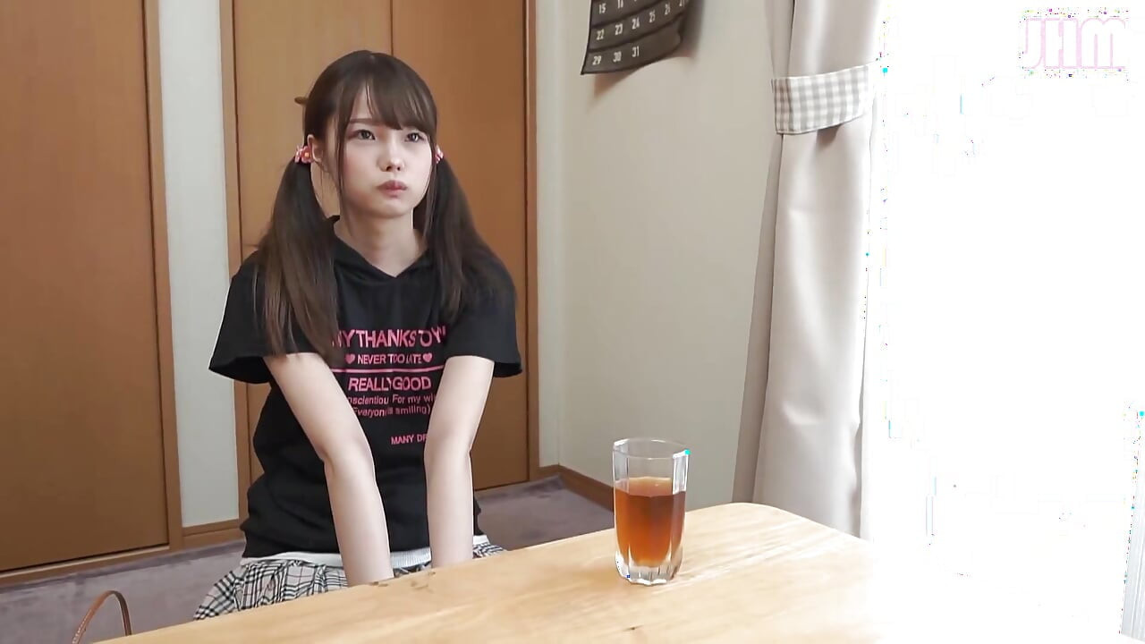 Chica seria Ichika - una confesión tranquila que hace tiempo quería que alguien escuchara - capítulo 1