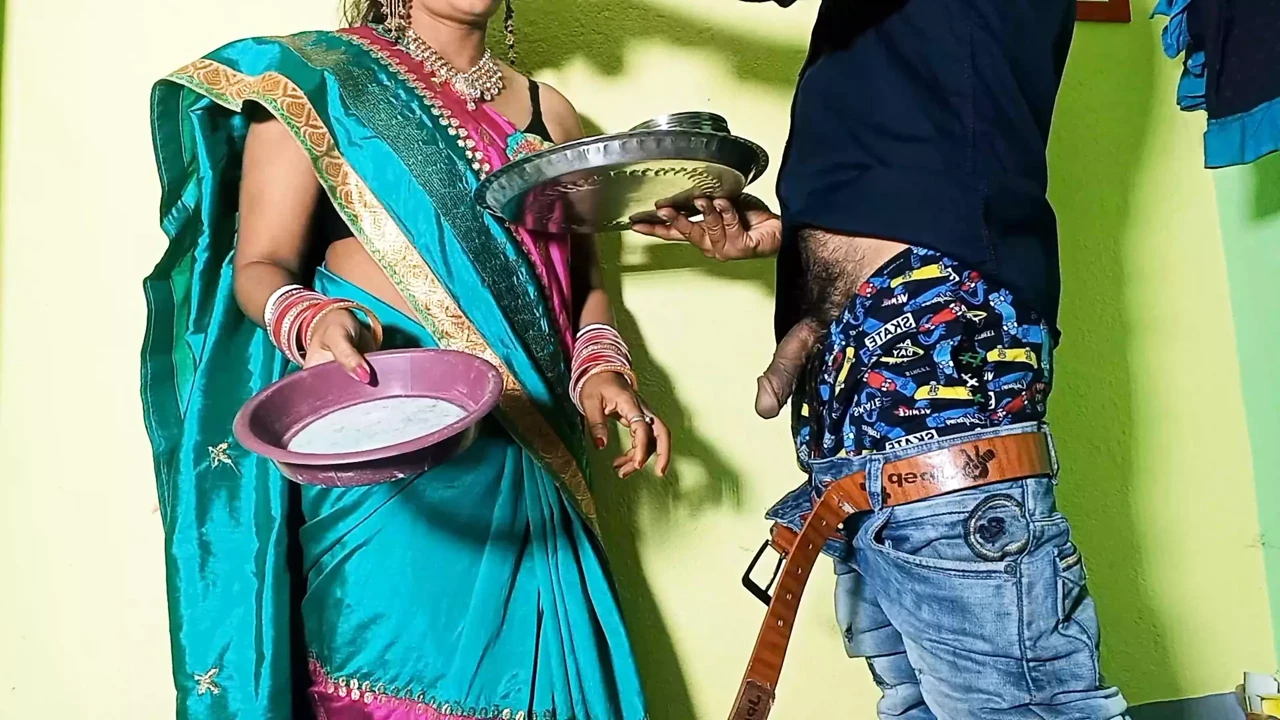 Karwa Chauth 特别的孟加拉已婚夫妇 - 房间里的第一次性交和口交，带有清晰的印地语音频