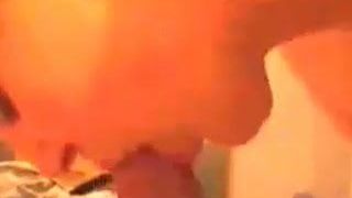 Сексуальная крошка в любительском видео