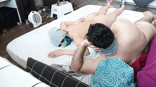I come to my wife's body. Amateur couple crazy sex in the bedroom