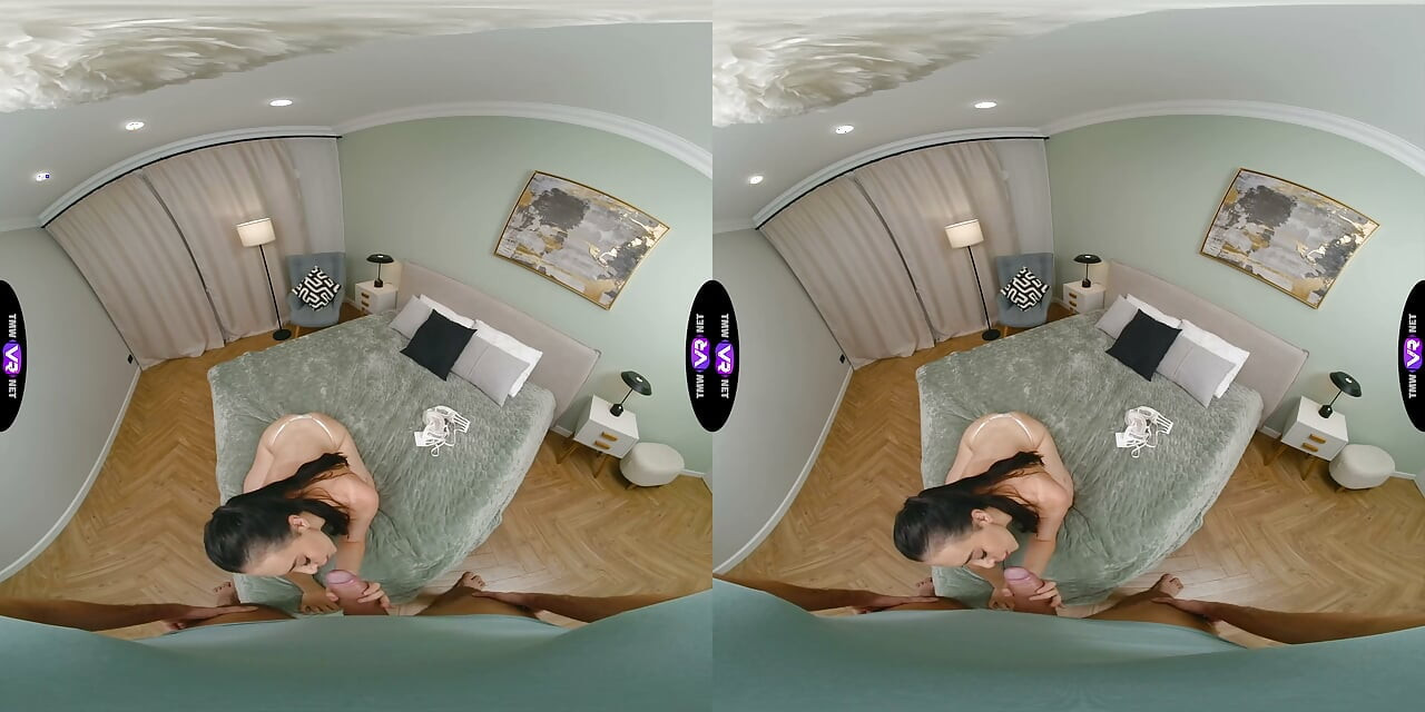 Sida excitată se pune în genunchi ca să-i înghită sperma - TeenMegaWorld