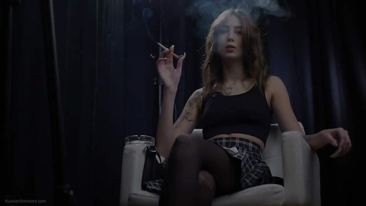 19 Years Old Brunette Is Smoking 100mm White Cigarette