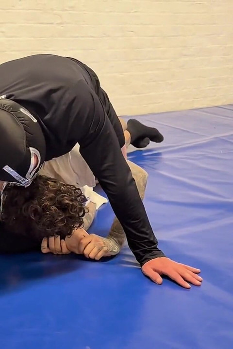 Kourtneyinked Wrestles Pathetic Guy