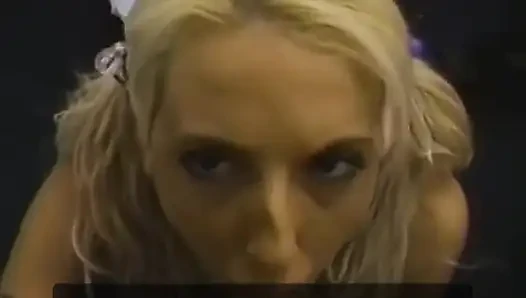 Fiona Cheeks mengisap kontol kotor