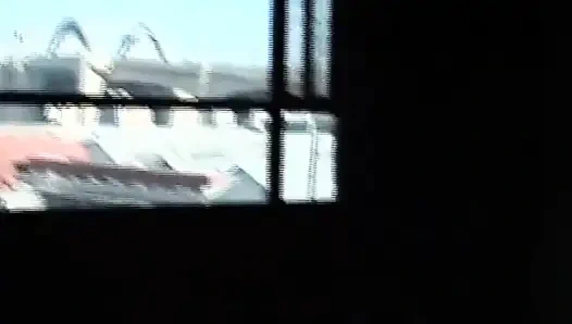 Грудастая милфа-брюнетка наслаждается интенсивной трах-сессией на столе