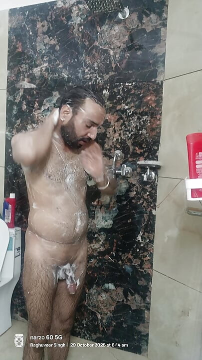 Pria desi India menikmati seks dengan petugas polisi tetangga