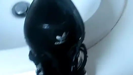 ejaculation dans les adidas dune ex