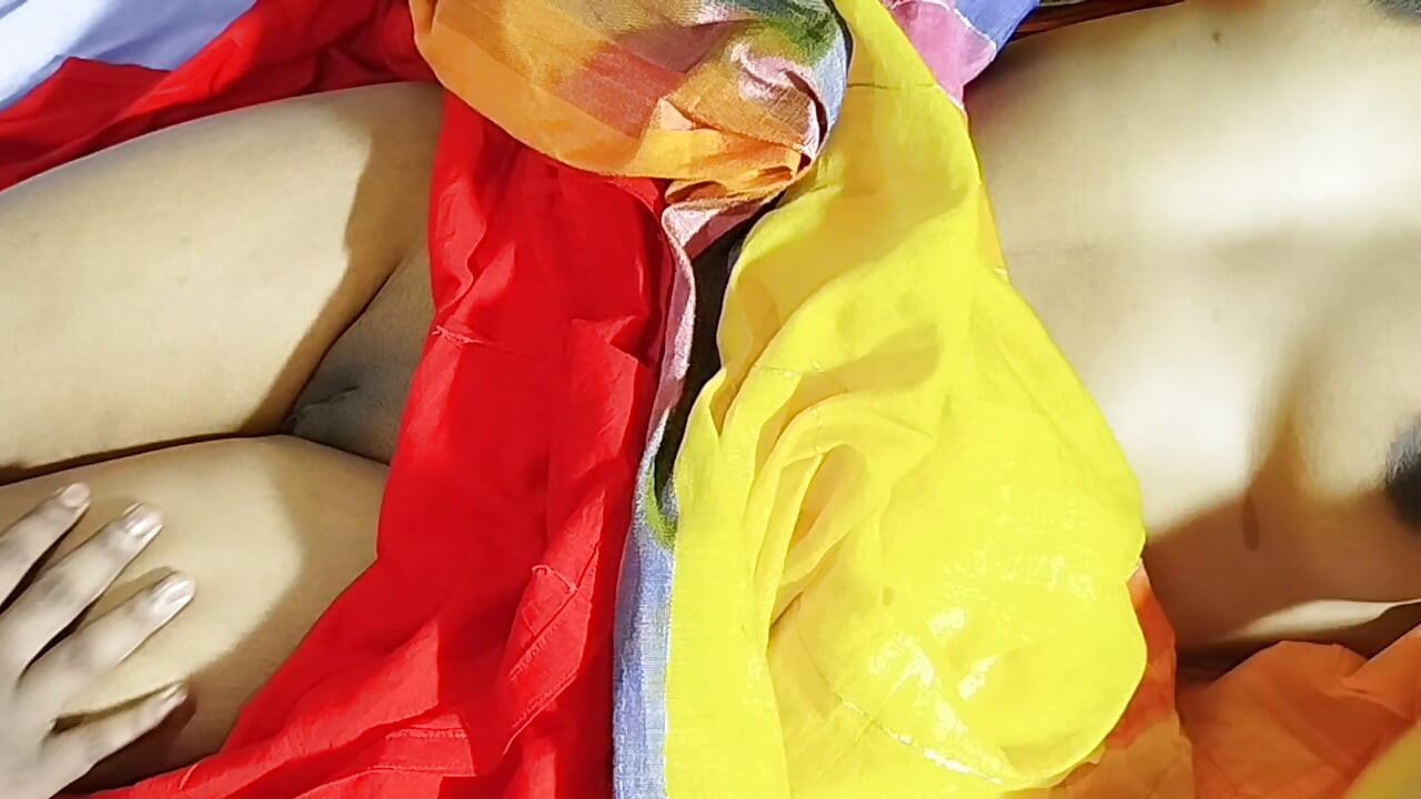 Kolkata Boudi gets pussy fingered and real hard pounding and moaning like whore