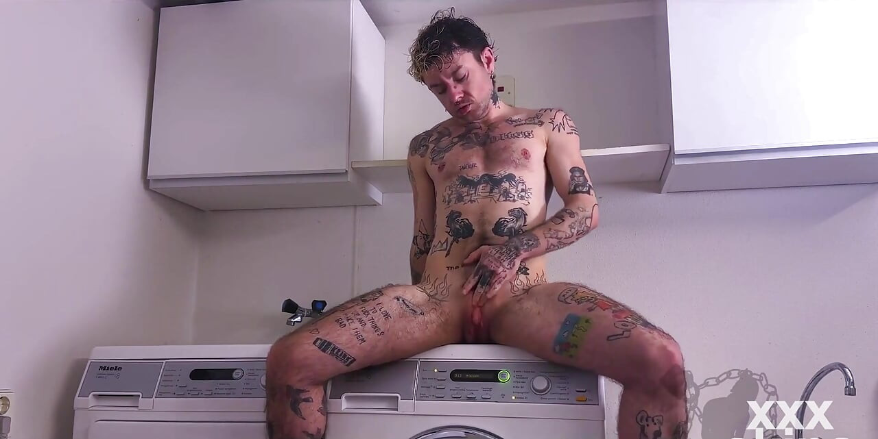 Horny Ftm XXX Skips Jerks off His Boypussy While Sitting on the Washing Machine