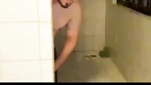 Мачеху на кухне наблюдают. Вдруг увидела член пасынка и...
